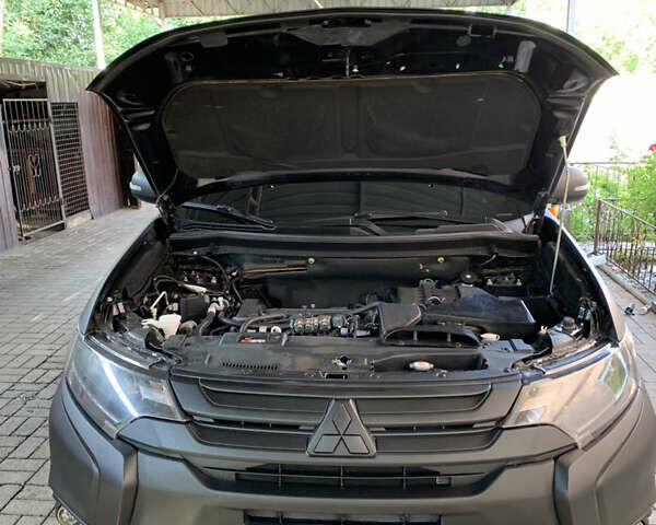 Мицубиси Аутлендер 2016 в Запорожье на Automoto.ua Черный Мицубиси Аутлендер, объемом двигателя 2.36 л и пробегом 197 тыс. км за 16000 $, фото 18 на Automoto.ua