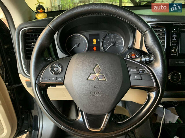 Мицубиси Аутлендер 2016 в Запорожье на Automoto.ua Черный Мицубиси Аутлендер, объемом двигателя 2.36 л и пробегом 197 тыс. км за 16000 $, фото 14 на Automoto.ua