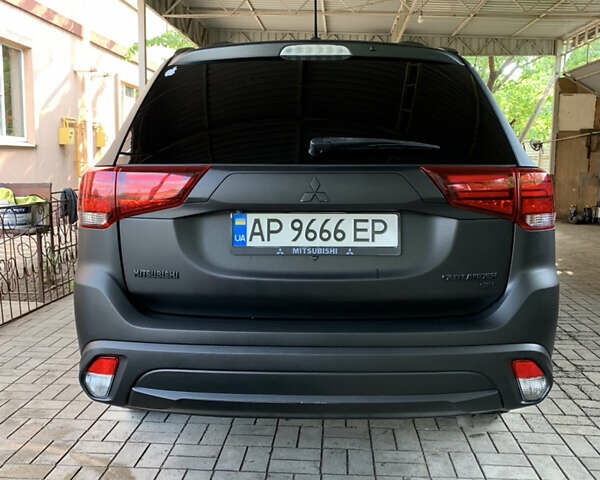 Мицубиси Аутлендер 2016 в Запорожье на Automoto.ua Черный Мицубиси Аутлендер, объемом двигателя 2.36 л и пробегом 197 тыс. км за 16000 $, фото 2 на Automoto.ua