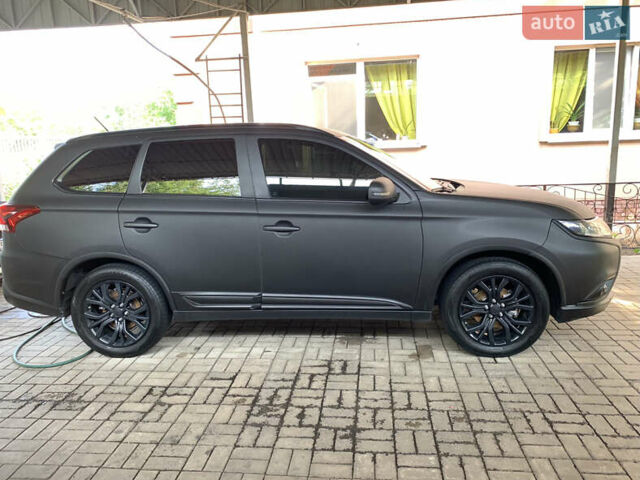 Мицубиси Аутлендер 2016 в Запорожье на Automoto.ua Черный Мицубиси Аутлендер, объемом двигателя 2.36 л и пробегом 197 тыс. км за 16000 $, фото 1 на Automoto.ua