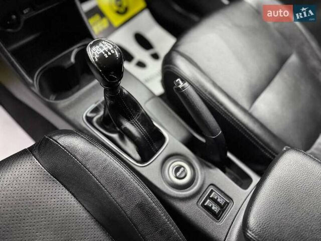 Міцубісі Аутлендер 2016 у Чернівцях на Automoto.ua Чорний Міцубісі Аутлендер, об'ємом двигуна 2.2 л та пробігом 214 тис. км за 20400 $, фото 9 на Automoto.ua