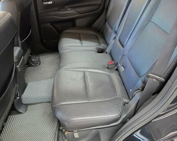 Черный Мицубиси Аутлендер, объемом двигателя 2.36 л и пробегом 120 тыс. км за 16900 $, фото 26 на Automoto.ua