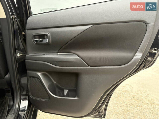 Чорний Міцубісі Аутлендер, об'ємом двигуна 2.4 л та пробігом 110 тис. км за 17290 $, фото 31 на Automoto.ua