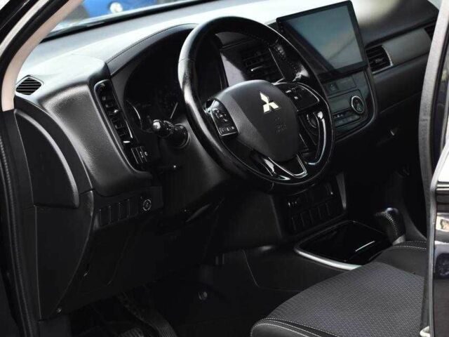 Чорний Міцубісі Аутлендер, об'ємом двигуна 2.4 л та пробігом 154 тис. км за 13499 $, фото 6 на Automoto.ua