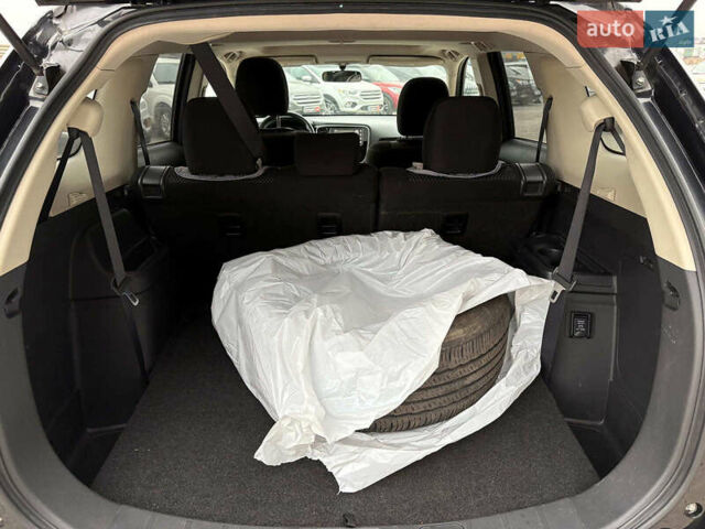 Чорний Міцубісі Аутлендер, об'ємом двигуна 2.4 л та пробігом 110 тис. км за 17290 $, фото 36 на Automoto.ua