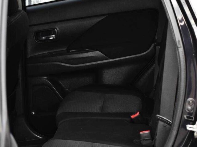 Чорний Міцубісі Аутлендер, об'ємом двигуна 2.4 л та пробігом 154 тис. км за 13499 $, фото 17 на Automoto.ua