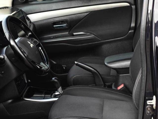 Чорний Міцубісі Аутлендер, об'ємом двигуна 2.4 л та пробігом 154 тис. км за 13499 $, фото 8 на Automoto.ua