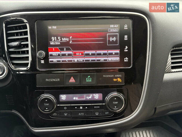 Чорний Міцубісі Аутлендер, об'ємом двигуна 2.4 л та пробігом 110 тис. км за 17290 $, фото 22 на Automoto.ua