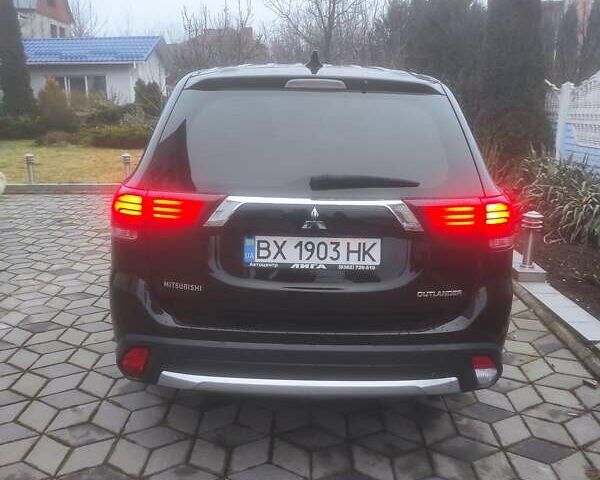 Чорний Міцубісі Аутлендер, об'ємом двигуна 2 л та пробігом 63 тис. км за 17500 $, фото 2 на Automoto.ua