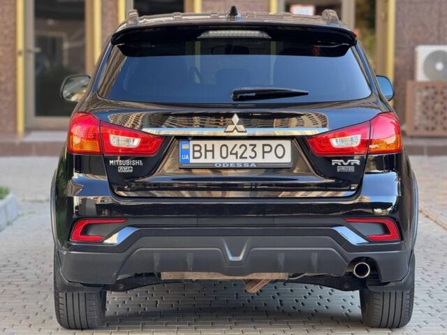 Черный Мицубиси Аутлендер, объемом двигателя 2.4 л и пробегом 130 тыс. км за 13900 $, фото 4 на Automoto.ua