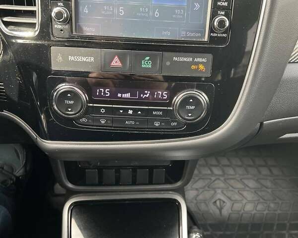 Чорний Міцубісі Аутлендер, об'ємом двигуна 2.36 л та пробігом 119 тис. км за 14200 $, фото 2 на Automoto.ua