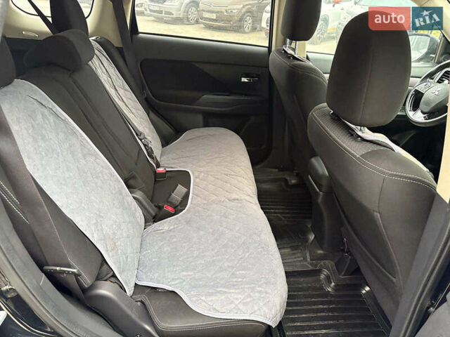 Чорний Міцубісі Аутлендер, об'ємом двигуна 2.4 л та пробігом 110 тис. км за 17290 $, фото 33 на Automoto.ua