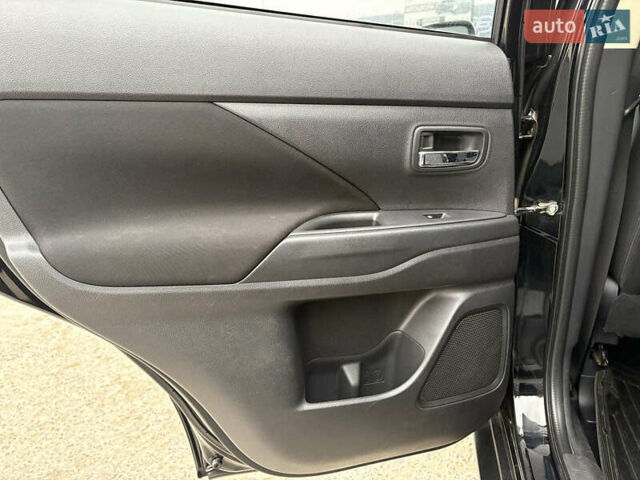 Чорний Міцубісі Аутлендер, об'ємом двигуна 2.4 л та пробігом 110 тис. км за 17290 $, фото 37 на Automoto.ua