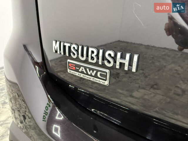 Чорний Міцубісі Аутлендер, об'ємом двигуна 2 л та пробігом 67 тис. км за 22999 $, фото 31 на Automoto.ua
