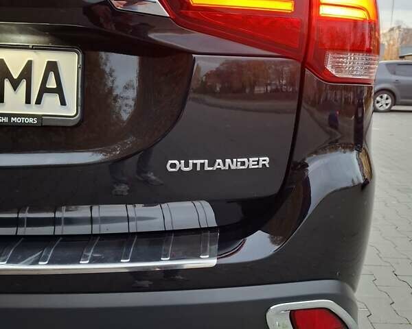 Міцубісі Аутлендер 2018 у Белой Церкве на Automoto.ua Чорний Міцубісі Аутлендер, об'ємом двигуна 2 л та пробігом 121 тис. км за 17800 $, фото 25 на Automoto.ua