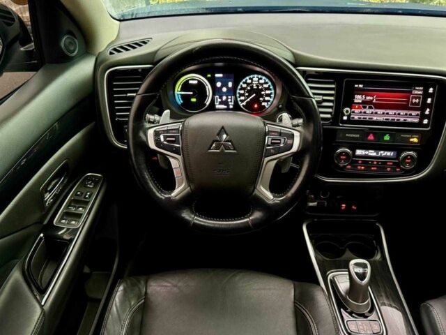 Чорний Міцубісі Аутлендер, об'ємом двигуна 2 л та пробігом 79 тис. км за 22900 $, фото 12 на Automoto.ua