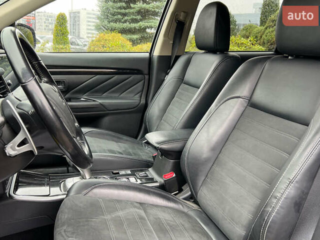 Черный Мицубиси Аутлендер, объемом двигателя 2 л и пробегом 96 тыс. км за 22750 $, фото 8 на Automoto.ua