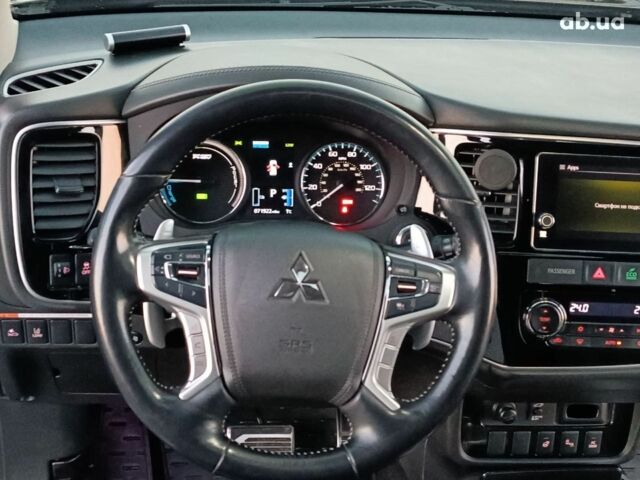 Черный Мицубиси Аутлендер, объемом двигателя 2 л и пробегом 115 тыс. км за 23700 $, фото 22 на Automoto.ua