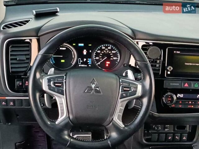 Чорний Міцубісі Аутлендер, об'ємом двигуна 2 л та пробігом 115 тис. км за 23700 $, фото 22 на Automoto.ua
