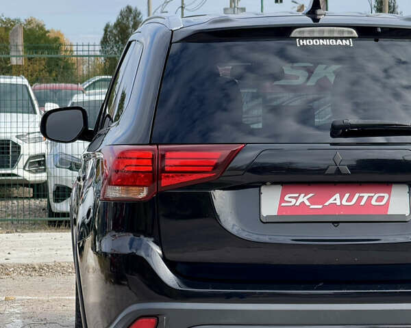 Міцубісі Аутлендер 2018 у Києві на Automoto.ua Чорний Міцубісі Аутлендер, об'ємом двигуна 3 л та пробігом 182 тис. км за 16900 $, фото 91 на Automoto.ua