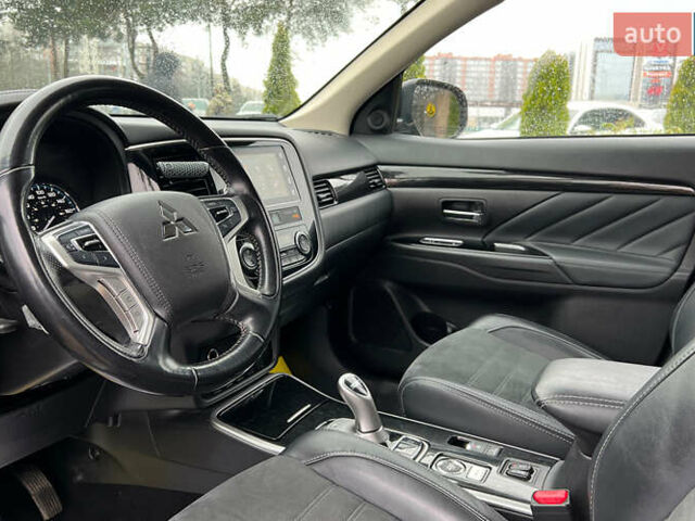 Черный Мицубиси Аутлендер, объемом двигателя 2 л и пробегом 96 тыс. км за 22750 $, фото 9 на Automoto.ua
