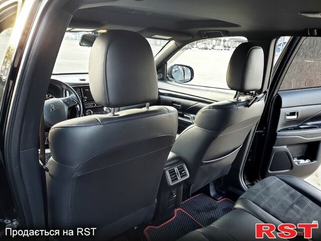 Черный Мицубиси Аутлендер, объемом двигателя 2.4 л и пробегом 130 тыс. км за 16499 $, фото 7 на Automoto.ua