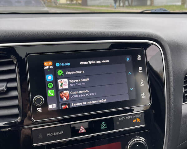 Чорний Міцубісі Аутлендер, об'ємом двигуна 2.36 л та пробігом 153 тис. км за 16450 $, фото 14 на Automoto.ua