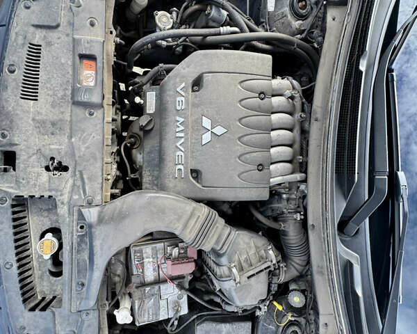 Міцубісі Аутлендер 2018 у Києві на Automoto.ua Чорний Міцубісі Аутлендер, об'ємом двигуна 3 л та пробігом 182 тис. км за 16900 $, фото 63 на Automoto.ua