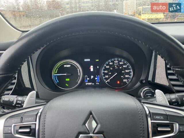 Черный Мицубиси Аутлендер, объемом двигателя 2 л и пробегом 76 тыс. км за 20800 $, фото 13 на Automoto.ua
