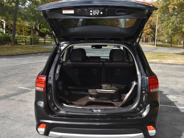 Чорний Міцубісі Аутлендер, об'ємом двигуна 2 л та пробігом 45 тис. км за 14000 $, фото 12 на Automoto.ua