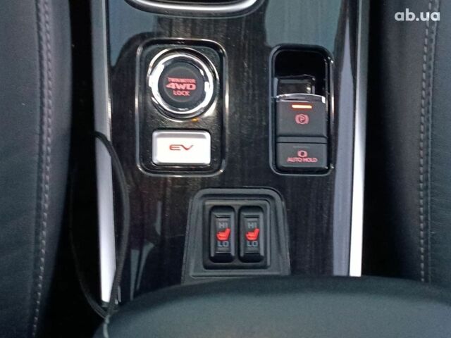 Черный Мицубиси Аутлендер, объемом двигателя 2 л и пробегом 115 тыс. км за 23700 $, фото 29 на Automoto.ua