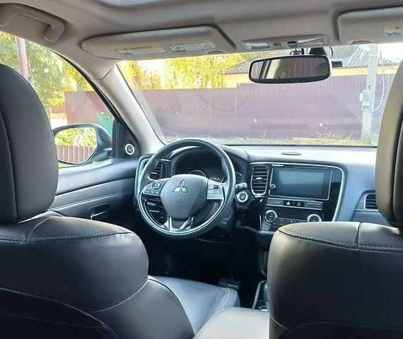 Черный Мицубиси Аутлендер, объемом двигателя 2.4 л и пробегом 132 тыс. км за 17600 $, фото 4 на Automoto.ua