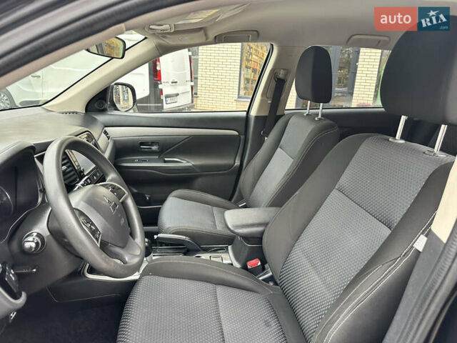 Чорний Міцубісі Аутлендер, об'ємом двигуна 2.36 л та пробігом 169 тис. км за 13450 $, фото 16 на Automoto.ua