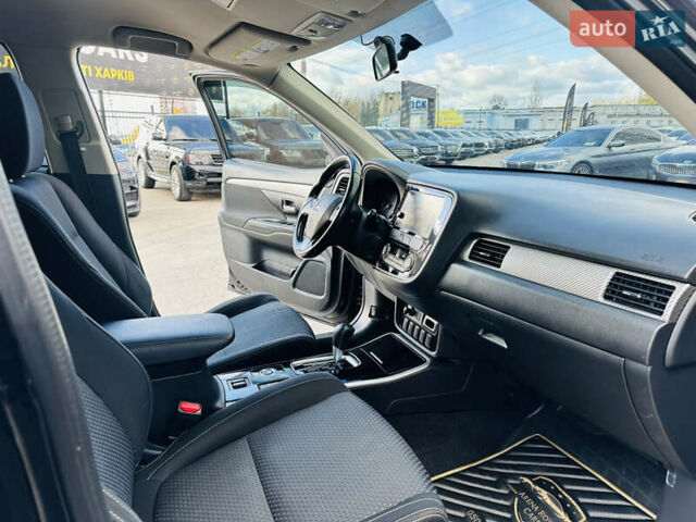 Міцубісі Аутлендер 2018 у Харкові на Automoto.ua Чорний Міцубісі Аутлендер, об'ємом двигуна 2.4 л та пробігом 130 тис. км за 15900 $, фото 23 на Automoto.ua