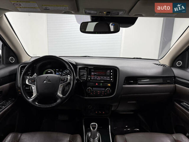Чорний Міцубісі Аутлендер, об'ємом двигуна 2 л та пробігом 67 тис. км за 22999 $, фото 28 на Automoto.ua