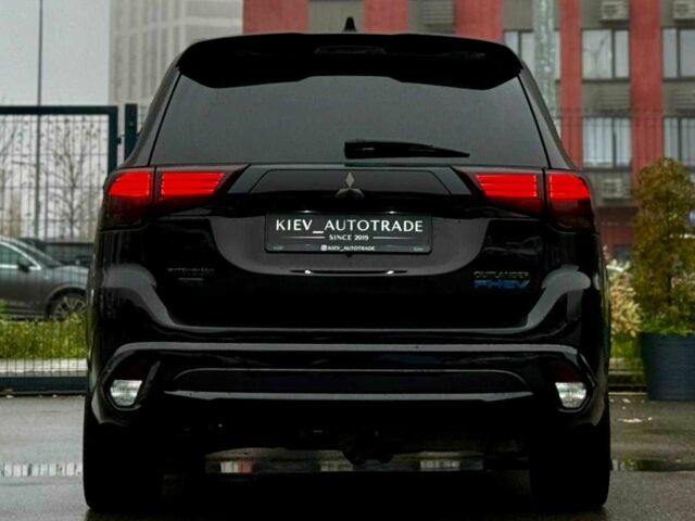 Чорний Міцубісі Аутлендер, об'ємом двигуна 2 л та пробігом 79 тис. км за 22900 $, фото 1 на Automoto.ua