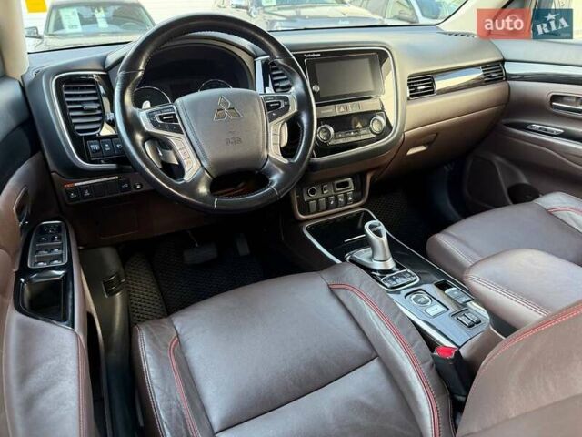 Черный Мицубиси Аутлендер, объемом двигателя 2 л и пробегом 67 тыс. км за 23000 $, фото 24 на Automoto.ua