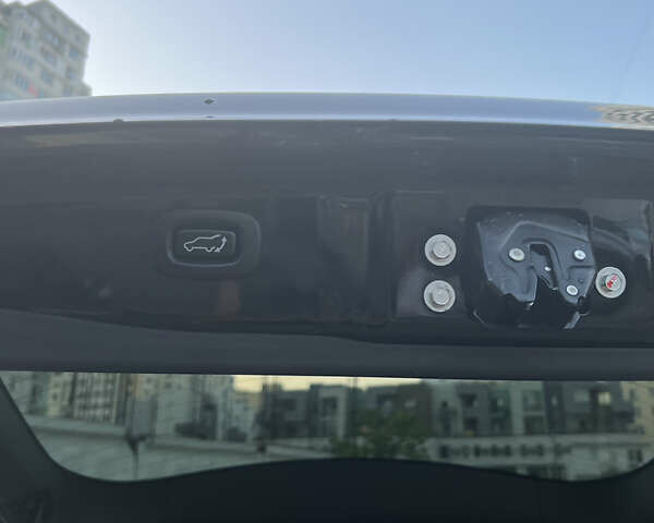 Чорний Міцубісі Аутлендер, об'ємом двигуна 2 л та пробігом 155 тис. км за 22500 $, фото 24 на Automoto.ua