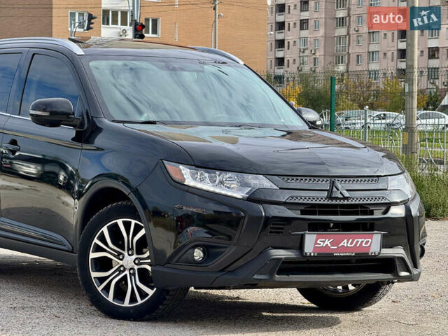 Міцубісі Аутлендер 2018 у Києві на Automoto.ua Чорний Міцубісі Аутлендер, об'ємом двигуна 3 л та пробігом 182 тис. км за 16900 $, фото 78 на Automoto.ua