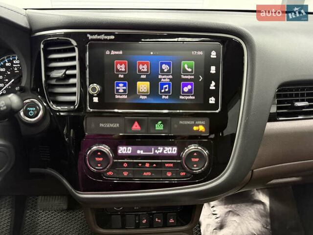 Чорний Міцубісі Аутлендер, об'ємом двигуна 2 л та пробігом 67 тис. км за 22999 $, фото 21 на Automoto.ua