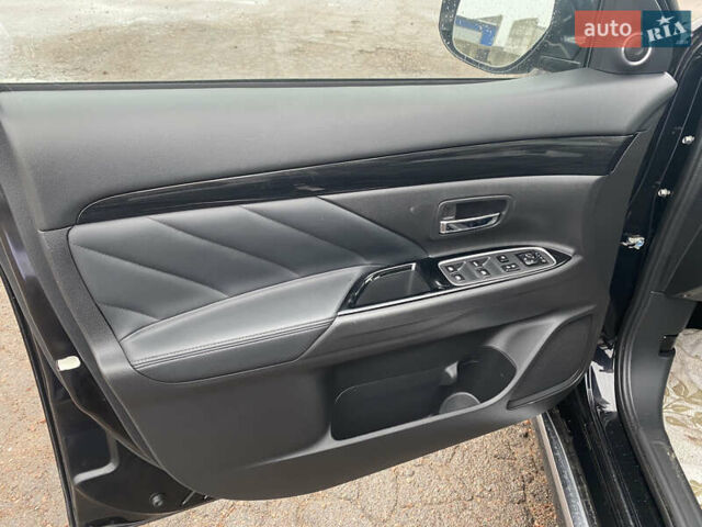 Черный Мицубиси Аутлендер, объемом двигателя 2 л и пробегом 76 тыс. км за 20800 $, фото 10 на Automoto.ua