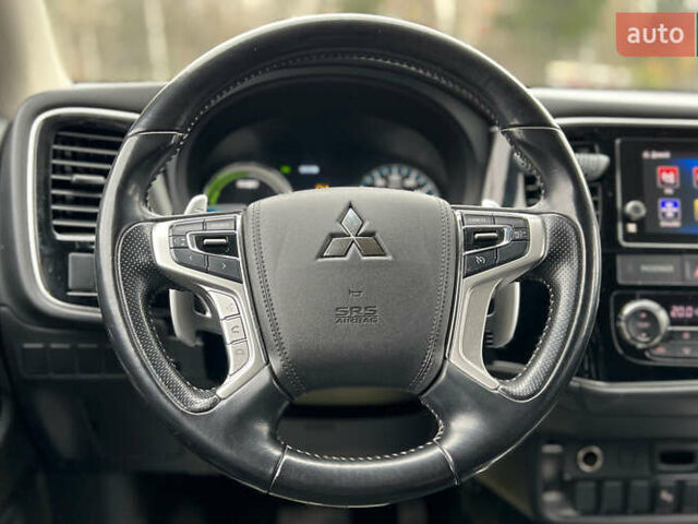 Черный Мицубиси Аутлендер, объемом двигателя 2 л и пробегом 96 тыс. км за 22750 $, фото 10 на Automoto.ua