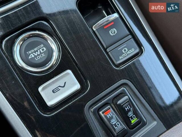 Черный Мицубиси Аутлендер, объемом двигателя 2 л и пробегом 67 тыс. км за 23000 $, фото 54 на Automoto.ua