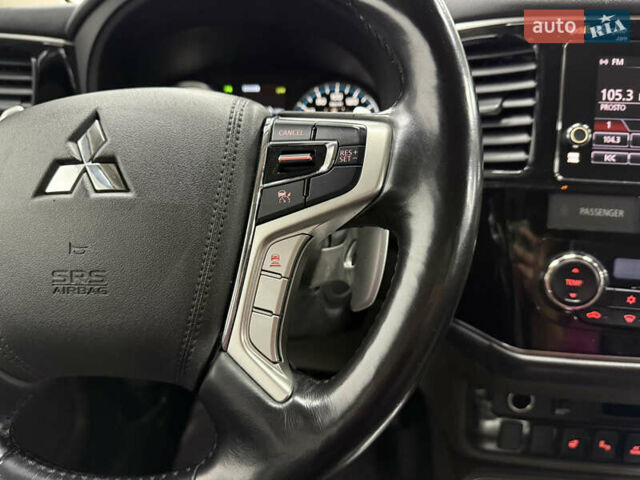 Чорний Міцубісі Аутлендер, об'ємом двигуна 2 л та пробігом 67 тис. км за 22999 $, фото 12 на Automoto.ua