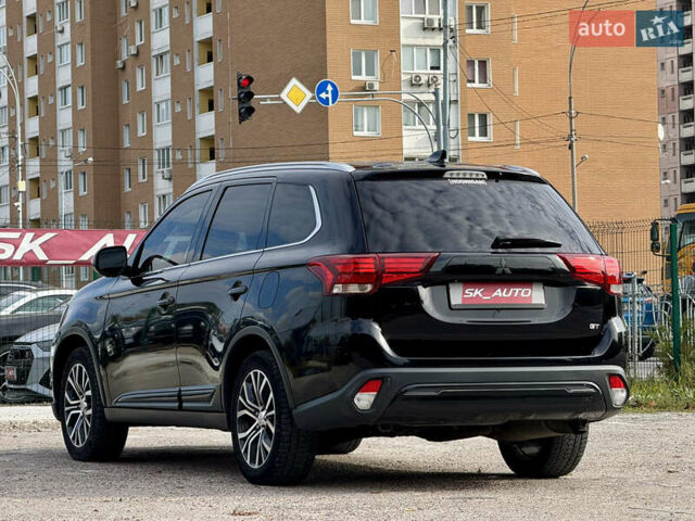 Міцубісі Аутлендер 2018 у Києві на Automoto.ua Чорний Міцубісі Аутлендер, об'ємом двигуна 3 л та пробігом 182 тис. км за 16900 $, фото 7 на Automoto.ua