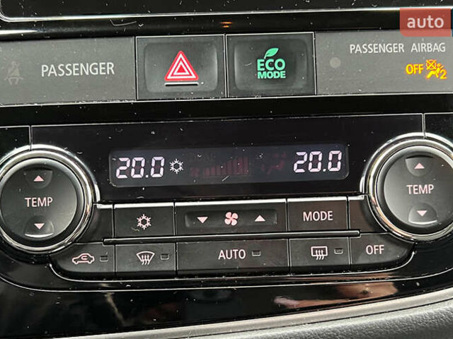 Черный Мицубиси Аутлендер, объемом двигателя 2 л и пробегом 96 тыс. км за 22750 $, фото 15 на Automoto.ua