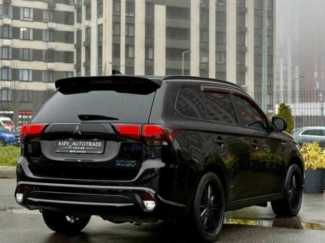 Чорний Міцубісі Аутлендер, об'ємом двигуна 2 л та пробігом 79 тис. км за 22900 $, фото 3 на Automoto.ua