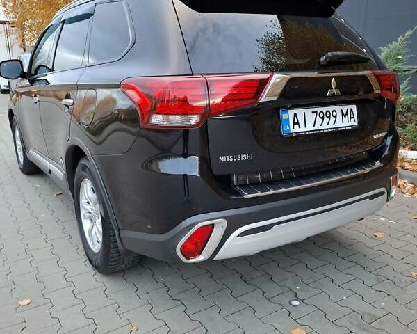 Міцубісі Аутлендер 2018 у Белой Церкве на Automoto.ua Чорний Міцубісі Аутлендер, об'ємом двигуна 2 л та пробігом 121 тис. км за 17800 $, фото 8 на Automoto.ua
