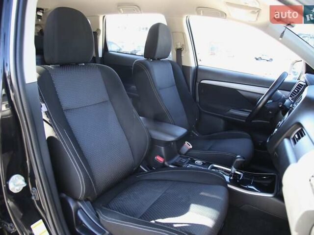 Черный Мицубиси Аутлендер, объемом двигателя 2.4 л и пробегом 130 тыс. км за 16200 $, фото 9 на Automoto.ua