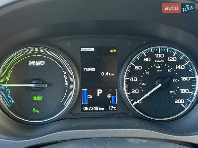 Черный Мицубиси Аутлендер, объемом двигателя 2 л и пробегом 67 тыс. км за 23000 $, фото 49 на Automoto.ua